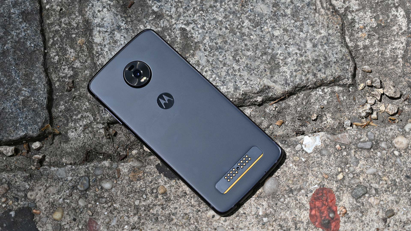 Illustration for article titled The Moto Z4 Is a Solid Mid-Range Contender, But It Might Be Time for a Reboot